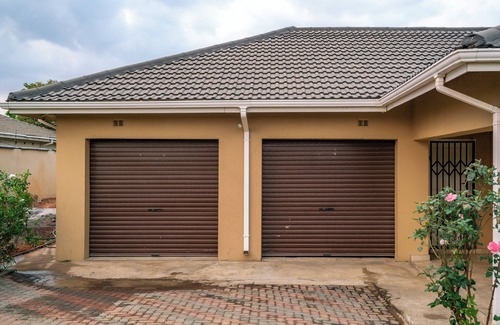 Harare East House | Gorgeous 4-bedroom house with WiFi in Harare