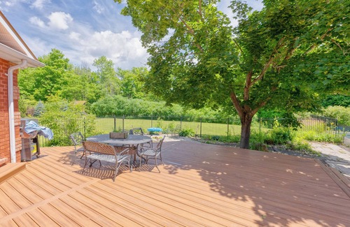 Central Frontenac House | Gorgeous 4BR Cottage~ Sharbot Lake~ Pool~ Hot Tub