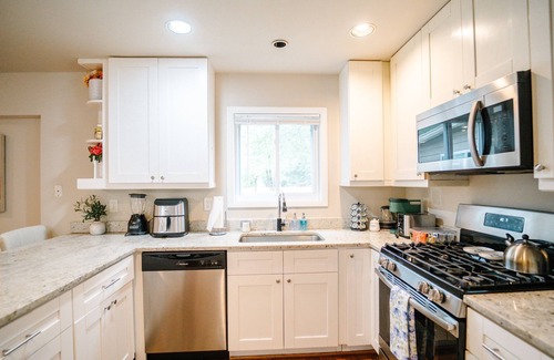 Oxon Hill House | Gorgeous 7BR/3BA Family Home in Maryland!