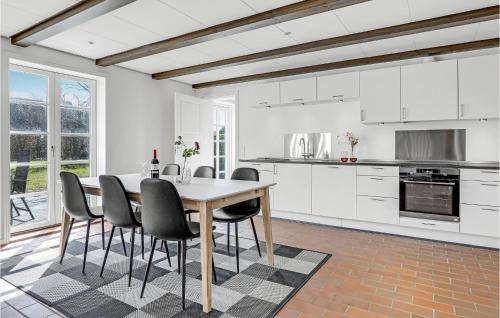 Arnager Apartment | Gorgeous Apartment In Rønne With Wifi