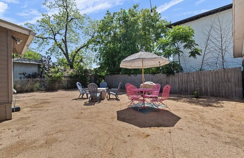 Denver Heights Cottage | Gorgeous Artistic Fully Fenced Home Near Downtown