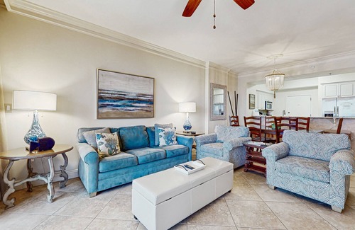 Sandestin Condo | Gorgeous beachfront condo, shared pool& hot tub, and beach access
