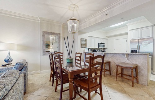 Sandestin Condo | Gorgeous beachfront condo, shared pool& hot tub, and beach access