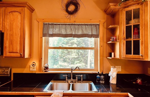 Cimarron Cabin | Gorgeous cabin in Arrowhead - Perfect for an off-season escape!