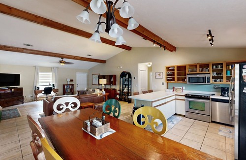 Cape San Blas House | Gorgeous coastal home with shared pool and easy beach access