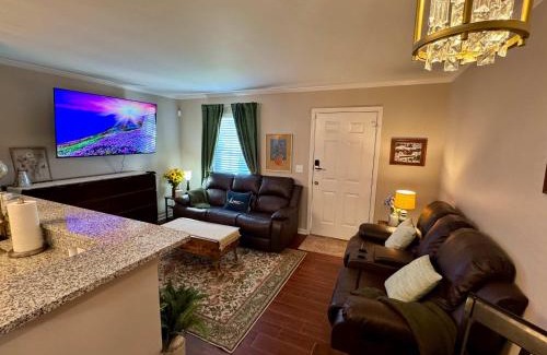 Auburn House | Gorgeous Condo across from Vet School