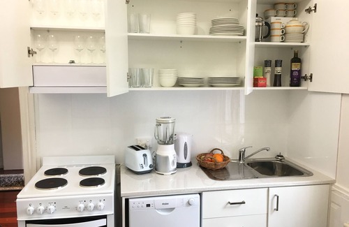 West Perth House | Gorgeous Federation style home in West Perth house with wifi & free parking