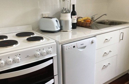 West Perth House | Gorgeous Federation style home in West Perth house with wifi & free parking