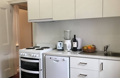 West Perth House | Gorgeous Federation style home in West Perth house with wifi & free parking