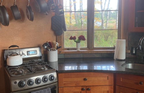 Alpine Cabin | Gorgeous Hilltop Paradise with epic views and swimming pond