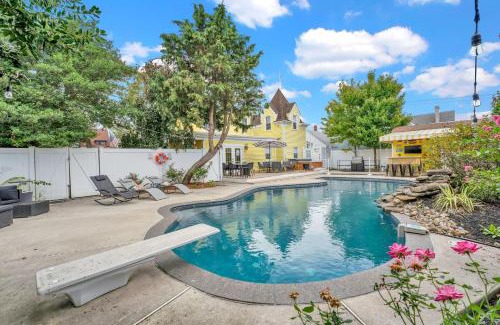 Wildwood House | Gorgeous historic Victorian with 8 bedroom/4 baths