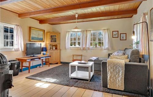 Hoeve Strand House | Gorgeous Home In Asnæs With Wifi