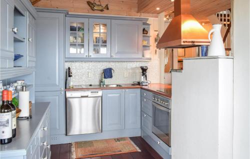 Selbjorn House | Gorgeous Home In Bekkjarvik With Wifi