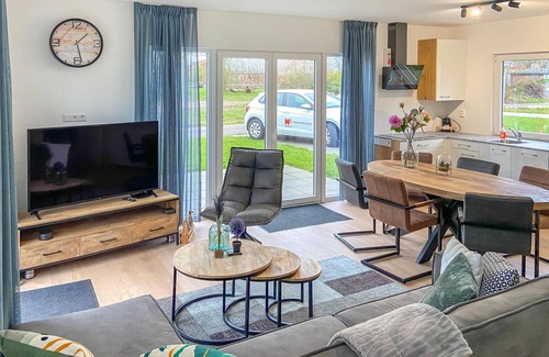 Den Oever House | Gorgeous home in Den Oever with WiFi