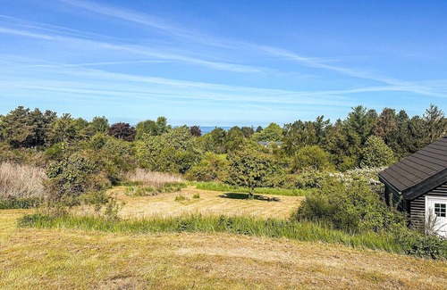 Ordrup House | Gorgeous home in Fårevejle with kitchen
