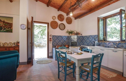 Giuliana House | Gorgeous home in Giuliana with WiFi