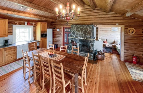 Kamben House | Gorgeous home in Gol with sauna