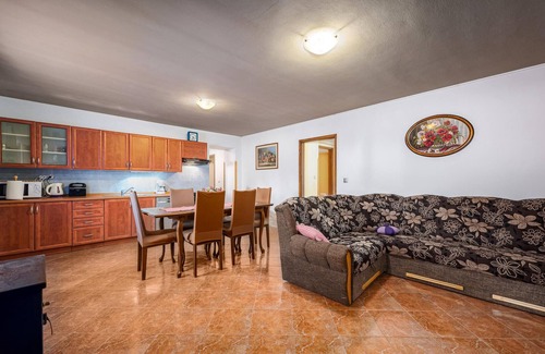 Gajana House | Gorgeous home in Golubovo with WiFi