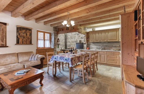Comeglians House | Gorgeous home in Comeglians (UD)