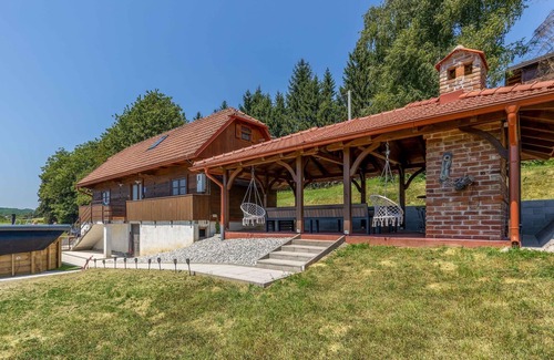 Ozalj House | Gorgeous home in Jaskovo