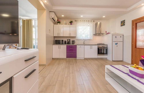 Kakma House | Gorgeous home in Kakma with WiFi