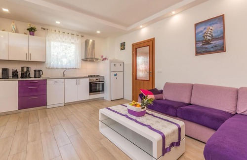 Kakma House | Gorgeous home in Kakma with WiFi