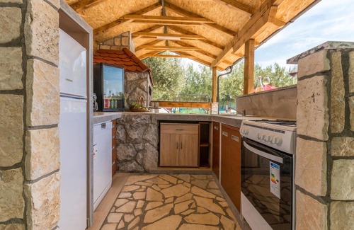 Kakma House | Gorgeous home in Kakma with WiFi