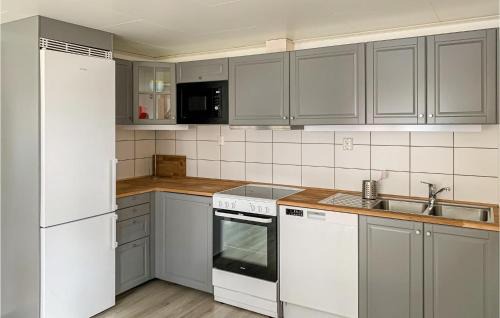 Hagaby House | Gorgeous Home In Löttorp With Wifi