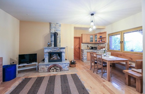 Brestovac House | Gorgeous home in Novo Zvecevo with WiFi