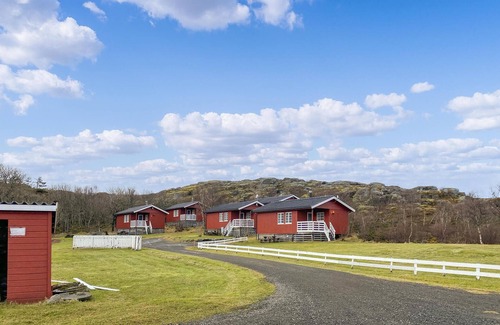 Offersøy House | Gorgeous home in Offersøy with sauna