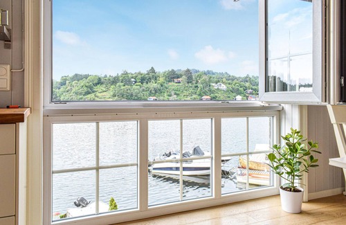 Os House | Gorgeous home in Os with kitchen