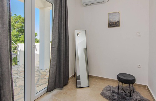 Benkovac House | Gorgeous home in Popovici with WiFi