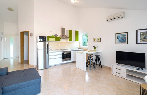 Postira House | Gorgeous home in Postira