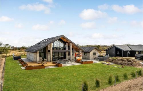 Ringkøbing-Skjern Municipality House | Gorgeous Home In Skjern With Kitchen