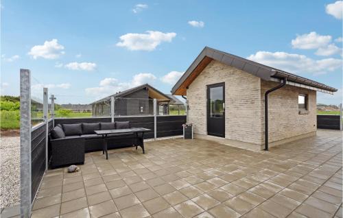 Ringkøbing-Skjern Municipality House | Gorgeous Home In Skjern With Kitchen