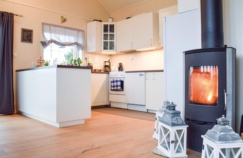 Torangsvag House | Gorgeous home in Torangsvåg with WiFi