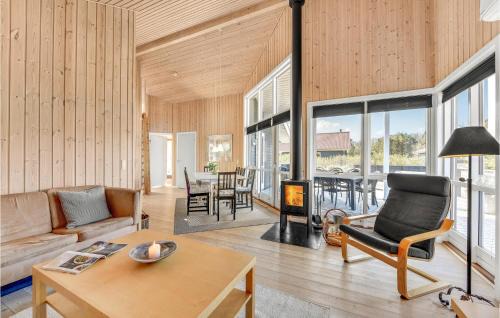 Nørre Fjand House | Gorgeous Home In Ulfborg With Kitchen