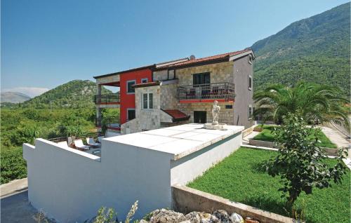 Vrgorac House | Gorgeous Home In Umcani