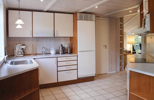 Holloselund House | Gorgeous home in Vejby with WiFi