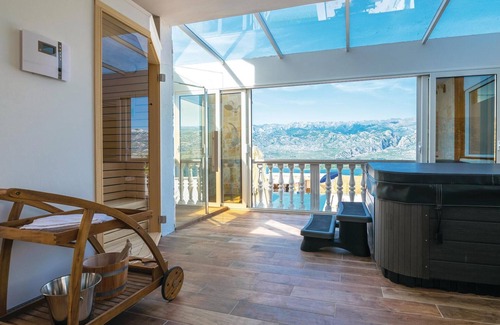 Vinjerac House | Gorgeous home in Vinjerac with sauna