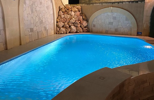 Ggantija Villa | Gorgeous Luxury 5 Bedroom Family Villa Pool Air-conditioning Powerful Mesh WIFI