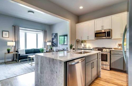 Haynes Area House | Gorgeous Nashville Home w Incredible Rooftop