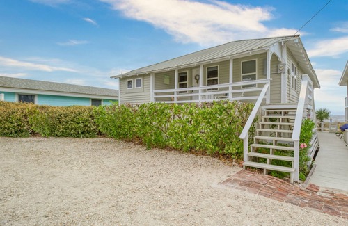 Ocean Cay House | Gorgeous Oceanfront Oasis steps from the ocean on Airbnb