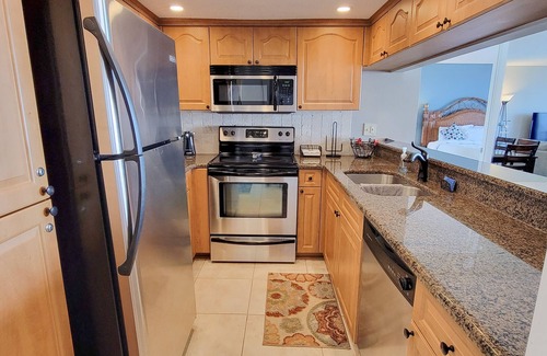 Arcadian Shores Condo | Gorgeous ocean view 2 bedroom condo with full access to all Hilton amenities!