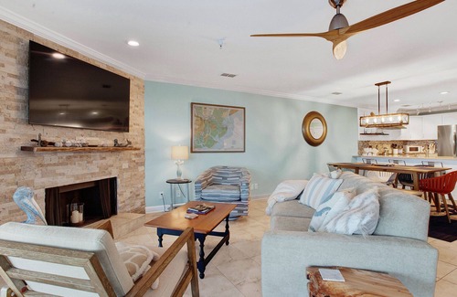 Tybee Island Condo | Gorgeous Ocean Views from Balcony