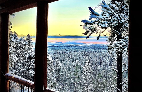 Valley of the Sun Cabin | Gorgeous Secluded Cabin; Hot Tub; Mtn Views Pike’s Peak on 5 acres; hiking trail