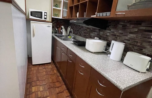 Bel-Air Apartment | Gorgeous Studio by Greenbelt (WiFi, Netflix & pool)