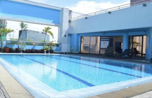 Bel-Air Apartment | Gorgeous Studio by Greenbelt (WiFi, Netflix & pool)