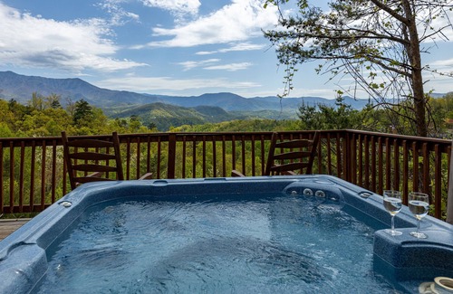 Gatlinburg - Pigeon Forge Cabin | Gorgeous View of Smoky Mountains from an oversized hottub - Unmatched view!