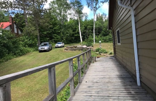 South River Cottage | gorgeous view, steps to lake, 2 canoes and paddle boat